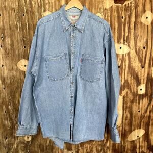 Vintage Levi's Red Tab Button Up Denim Shirt Size Large Starch Denim (26x32)